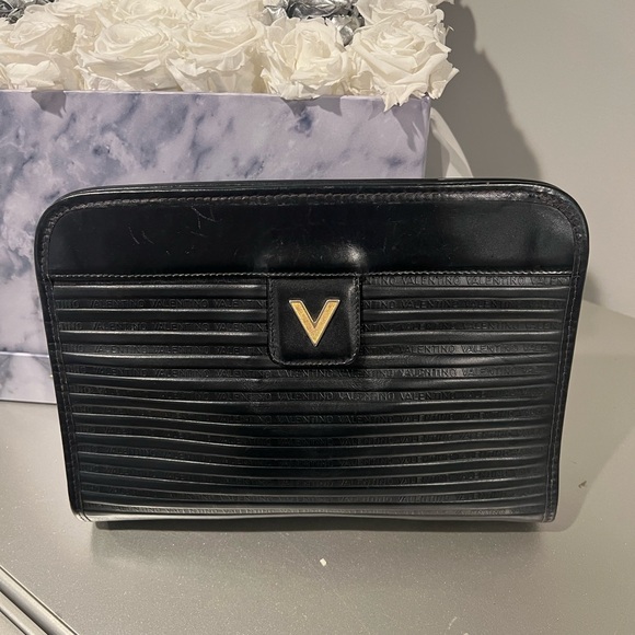Authentic preowned Mario Valentino clutch - Picture 2 of 6